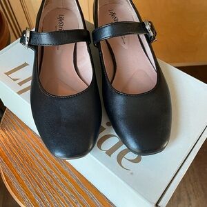 Life Stride Black Mary Jane Flats